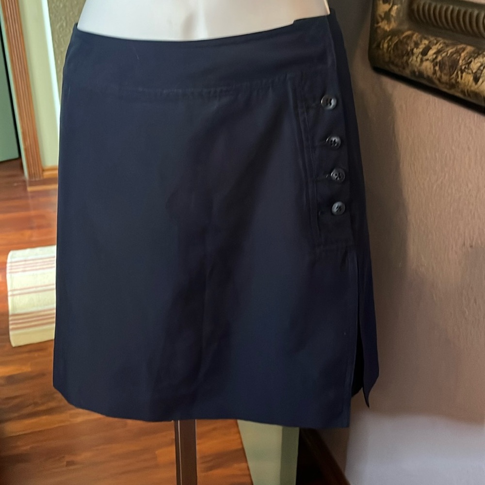 Izod Skort black - Wardrobe Must Have - pocket/ side closure -Sz 4